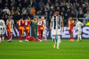 乐鱼-【欧冠】十人尤文悲壮出局，斯帕莱蒂消失，高管盛赞